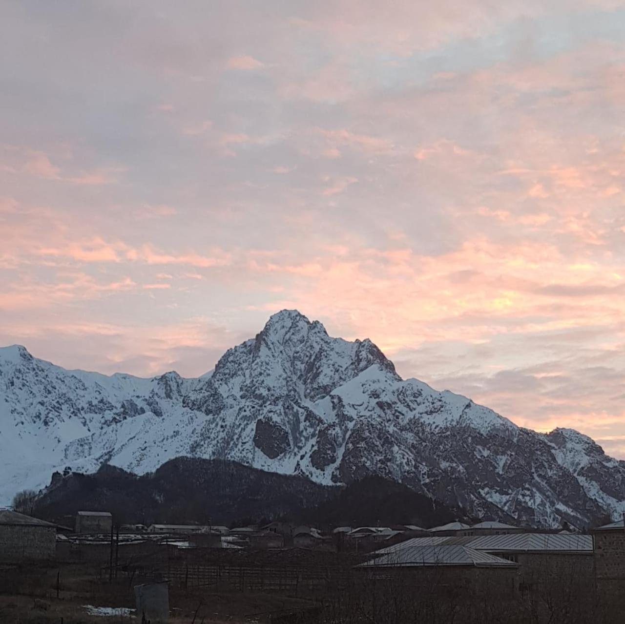 Sweet Night Hotel Kazbegi Bagian luar foto
